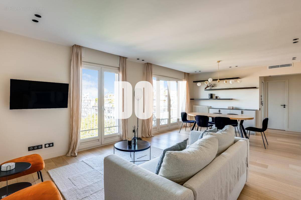 Appartement à PARIS-16E
