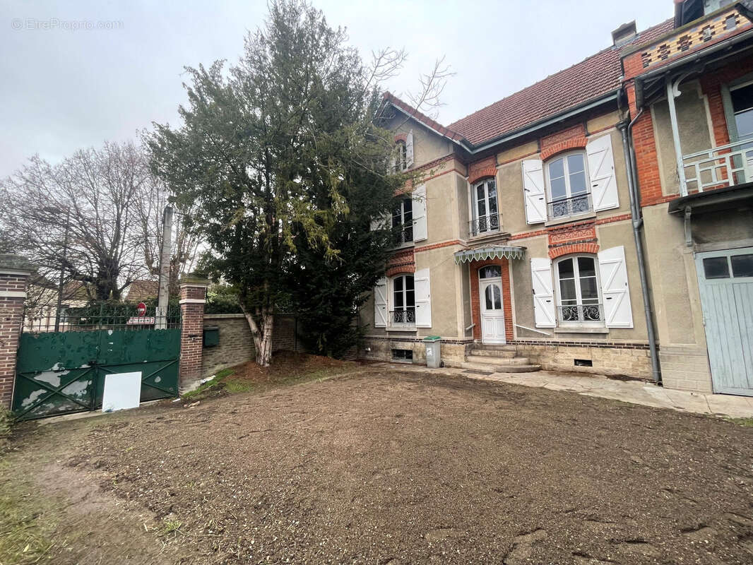 Maison à SAINTE-SAVINE