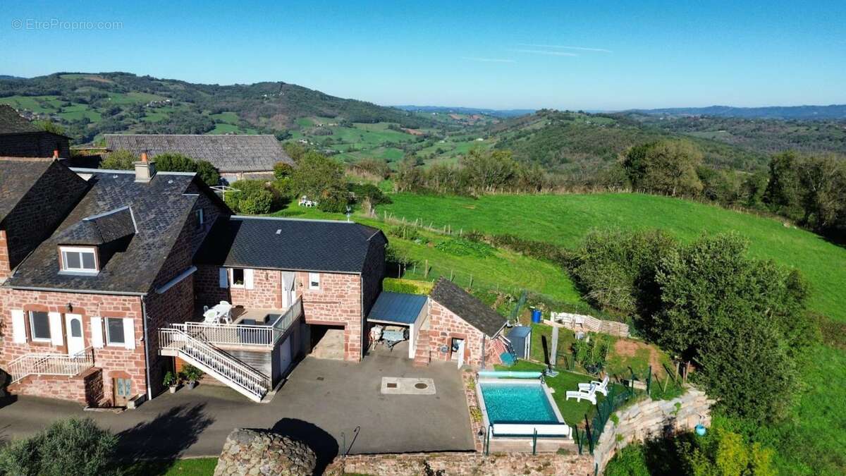 Maison à SAINT-CHRISTOPHE-VALLON