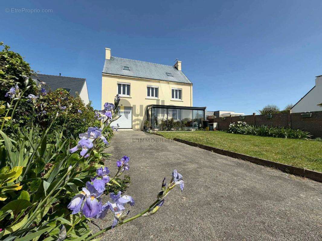 Maison à PLOUHINEC