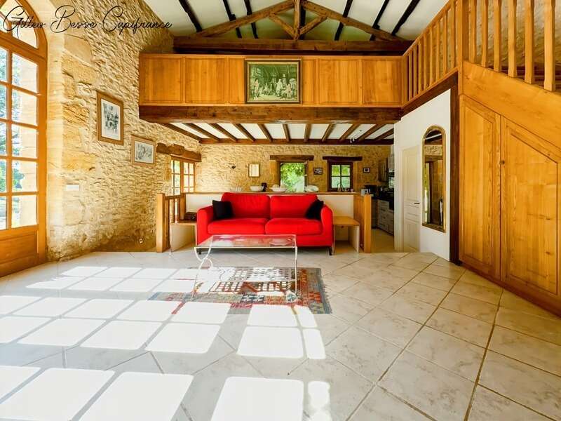 Maison à MAUZAC-ET-GRAND-CASTANG