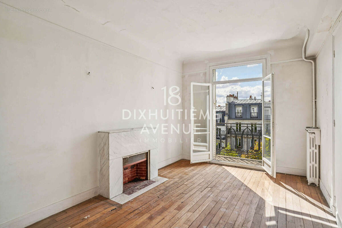 Appartement à PARIS-18E