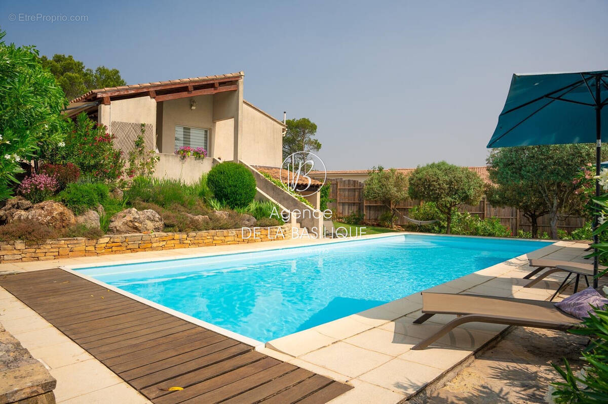 Maison à SAINT-MAXIMIN-LA-SAINTE-BAUME