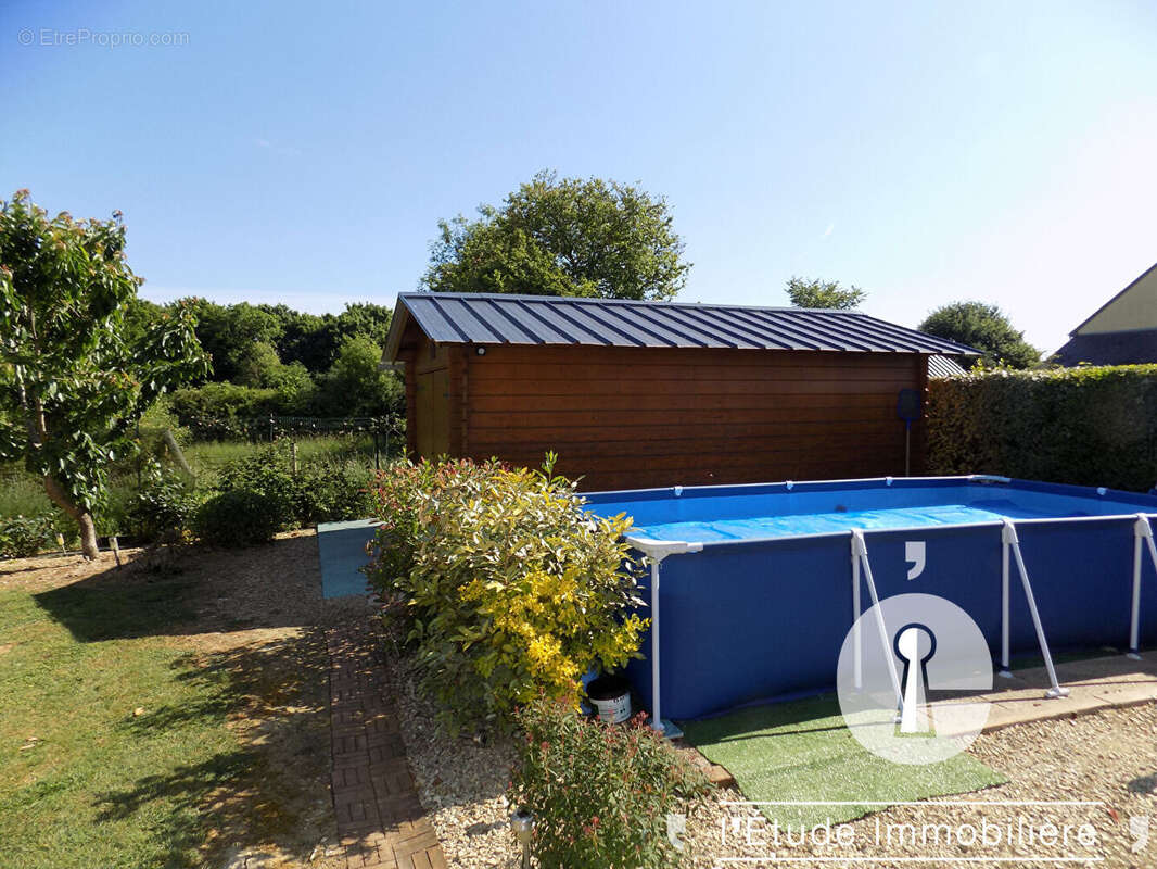 Maison à LA BAZOUGE-DE-CHEMERE