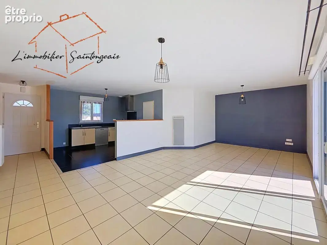 TRIAC-LAUTRAIT  89 m²  3 Chambres  803 m² - photo 2