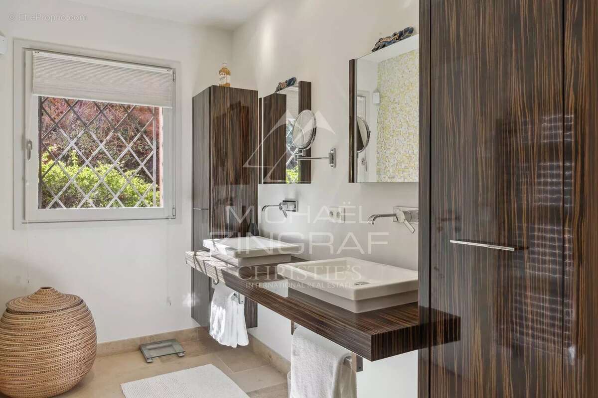 Maison à THEOULE-SUR-MER