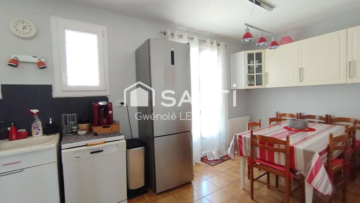 Maison 86 m² à Landevieille  - photo 4
