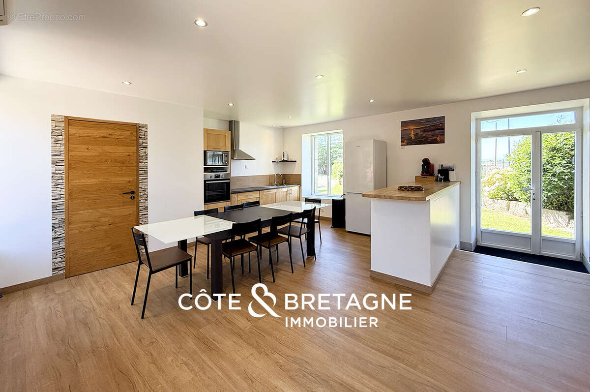 Trébeurden   ensemble immobilier de charme à proximité immédiate de la plage et de l'île-grande  réf : 202611 - photo 5