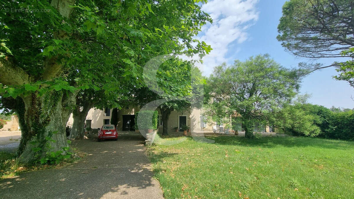 Maison à PERNES-LES-FONTAINES