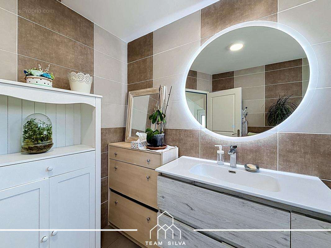 Maison 125 m² à Ternay  - photo 39