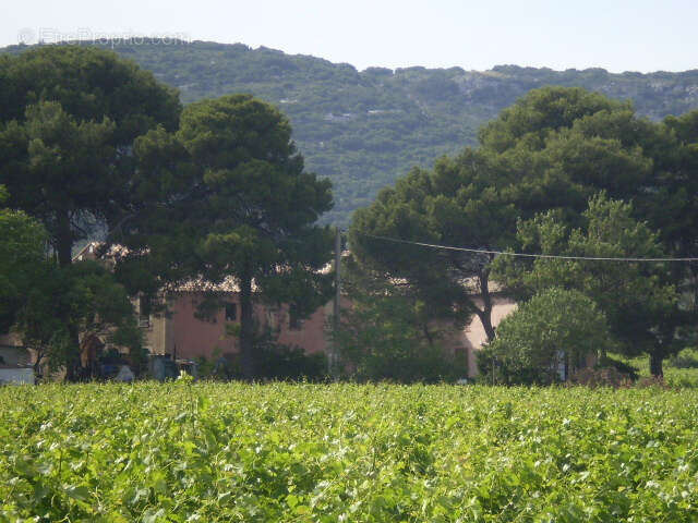 Maison à VIC-LA-GARDIOLE