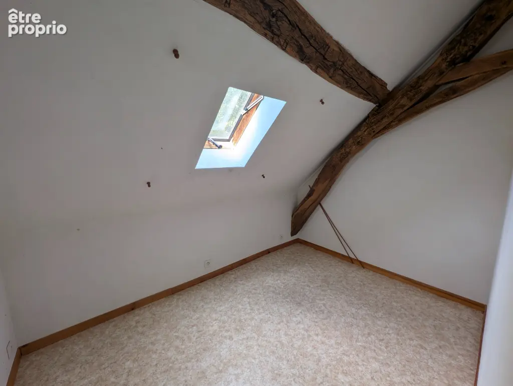 Cottage en forêt de Tronçais avec grange attenante  et autre terrain. - photo 12