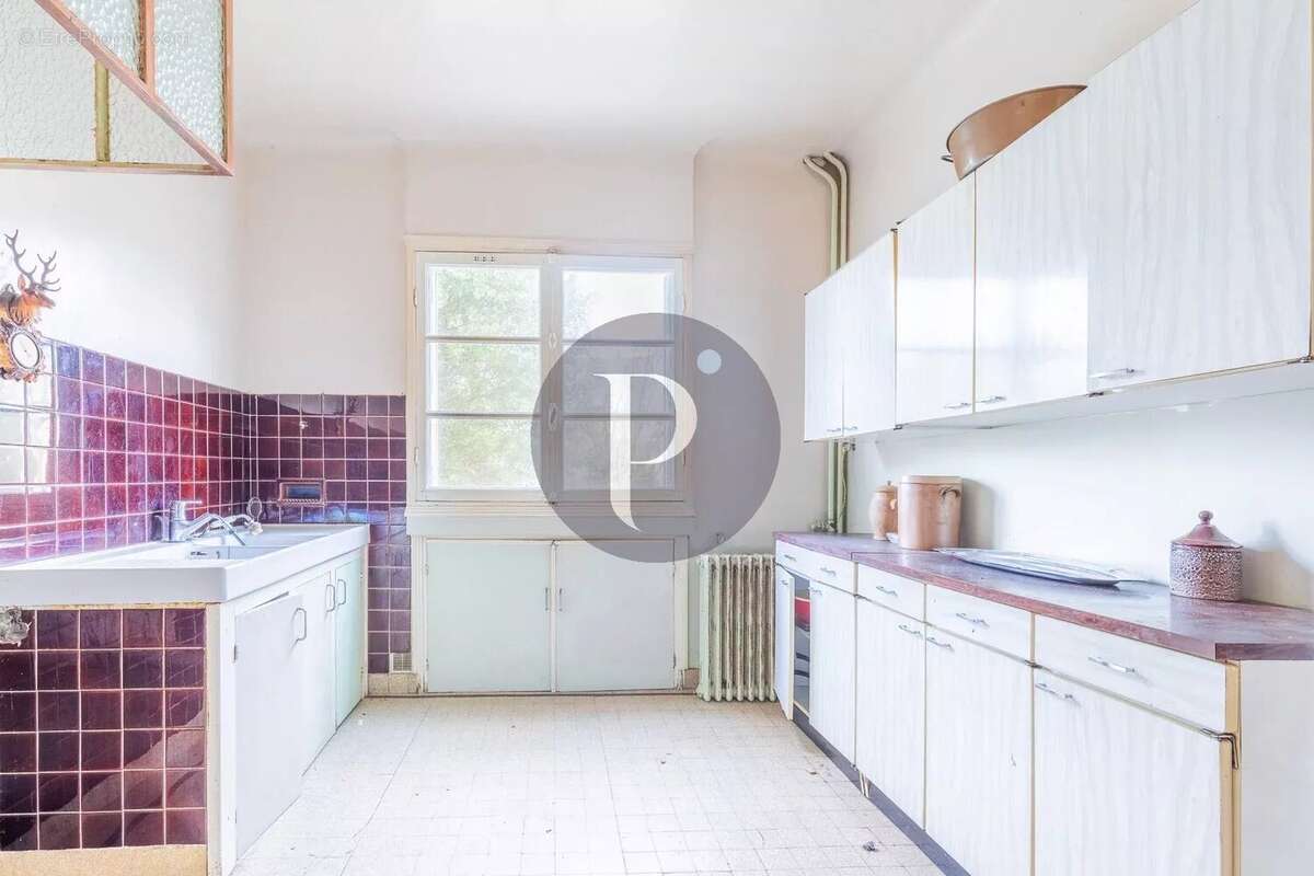 Maison à VERRIERES-LE-BUISSON