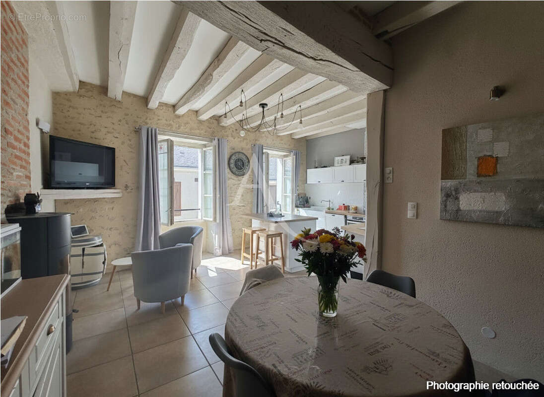 Maison à LES MONTILS
