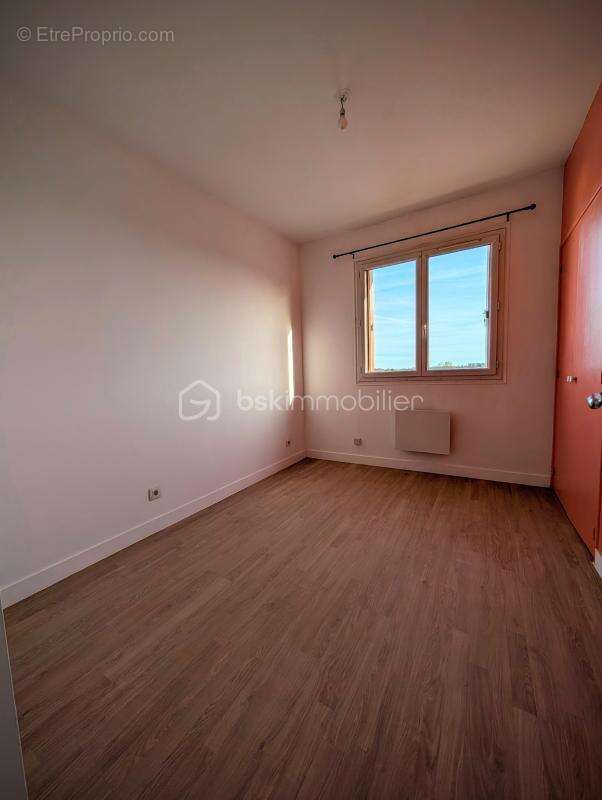Appartement à SAINT-PIERRE-LES-NEMOURS