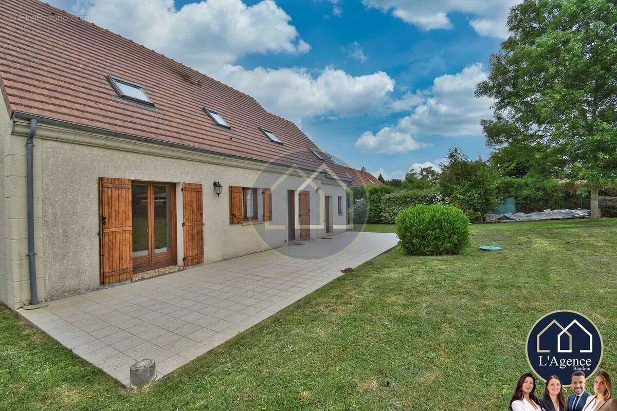 Maison à EPERNON