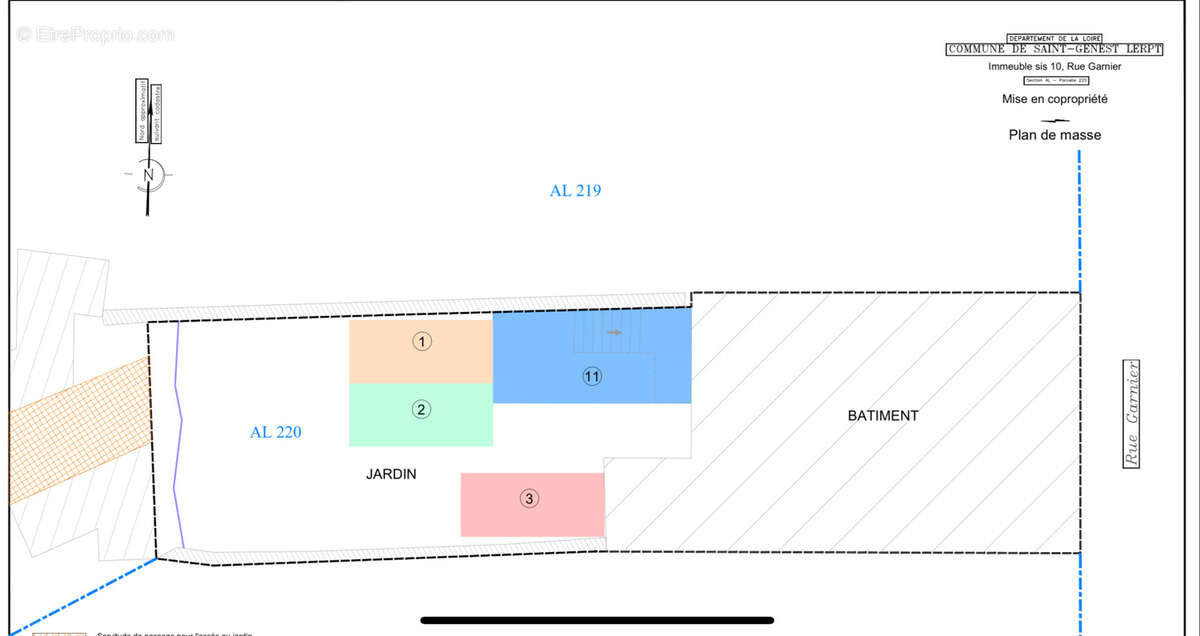 Parking à SAINT-GENEST-LERPT