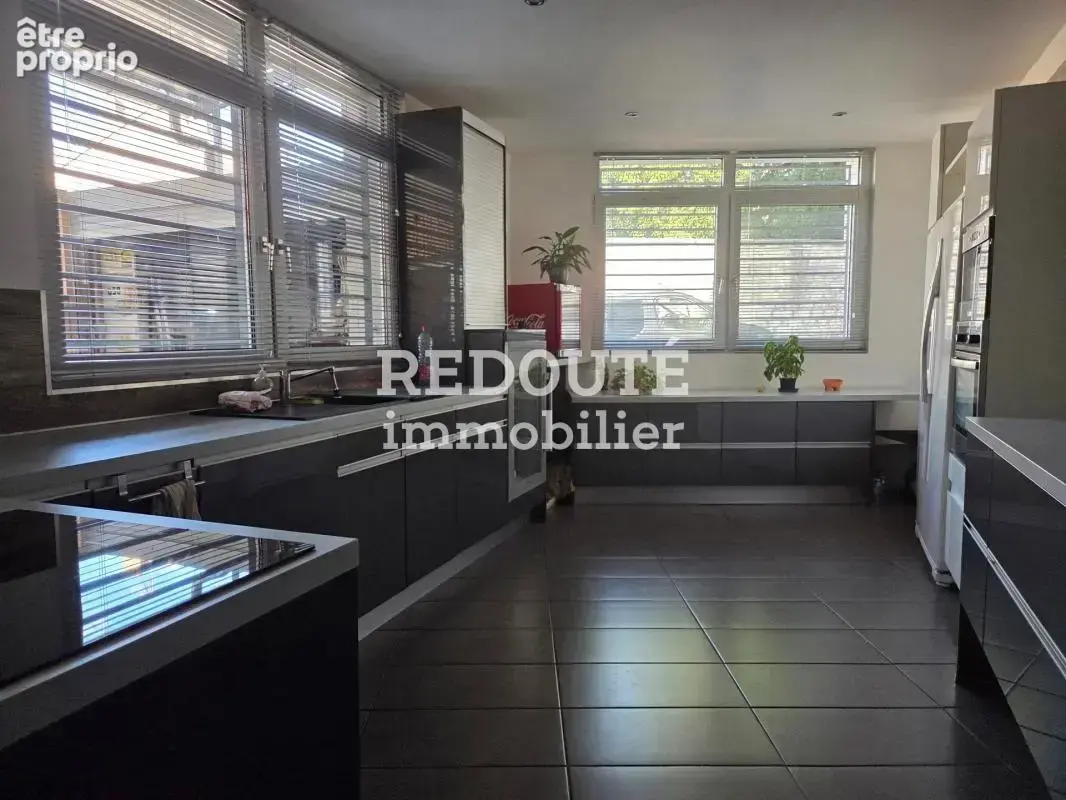 Rethel – Loft & appartement indépendants de 256m² - photo 4
