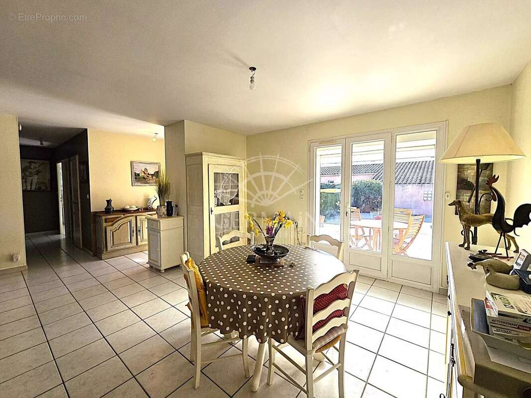 Maison à L'ISLE-SUR-LA-SORGUE