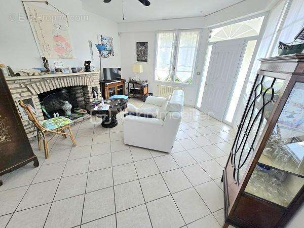 Magnifique maison de 170 m2 4 chambres sur un terrain de 913 m2 !!! - photo 11