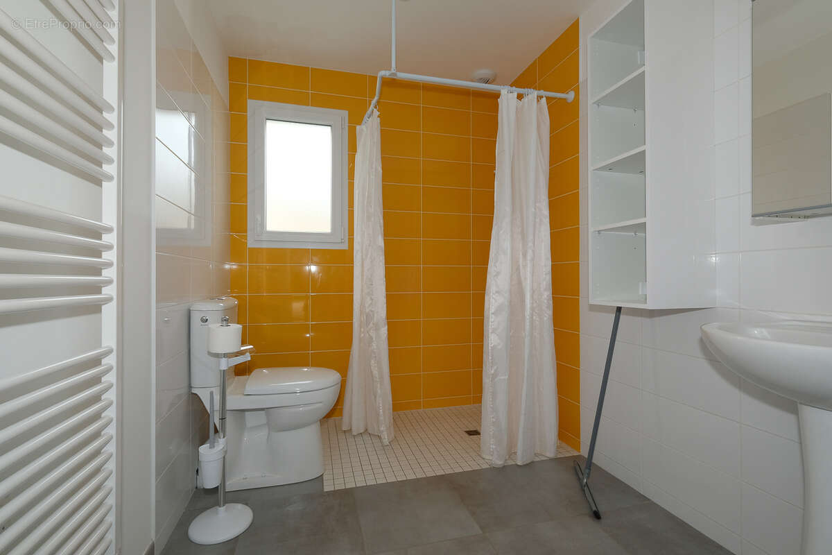 A 15 MINUTES DES SABLES D'OLONNE : Ensemble immobilier aux multiples possibilités sur 2300 m² de terrain - photo 4
