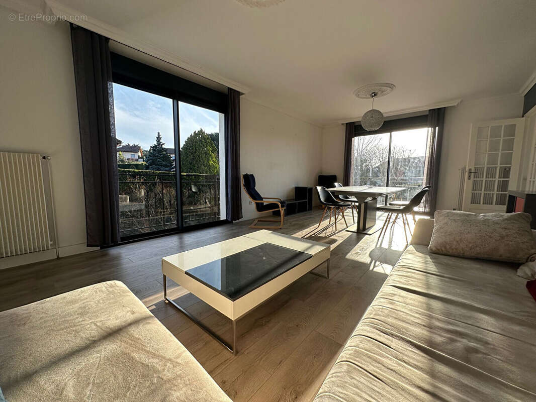 Maison à CHAMPAGNE-AU-MONT-D'OR