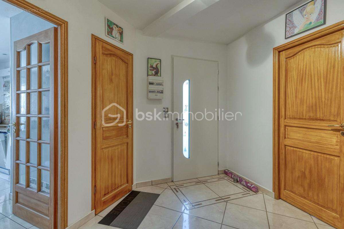 Maison de 182m2 plus atelier - photo 9