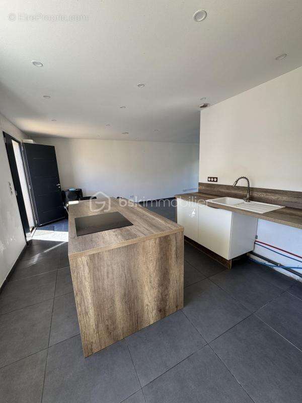 34500 beziers crouzette - villa plain pied 66m2 - 2 faces - rénovée - terrasse avant - jardinet arrière - photo 8