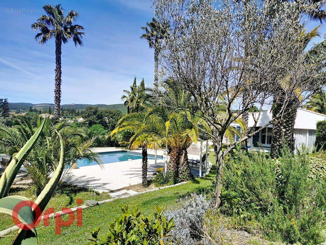 Maison à LE CASTELLET