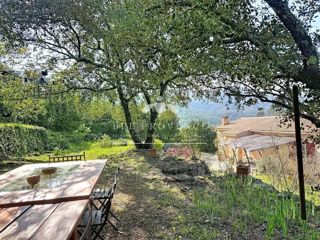 Maison à SOLLIES-TOUCAS