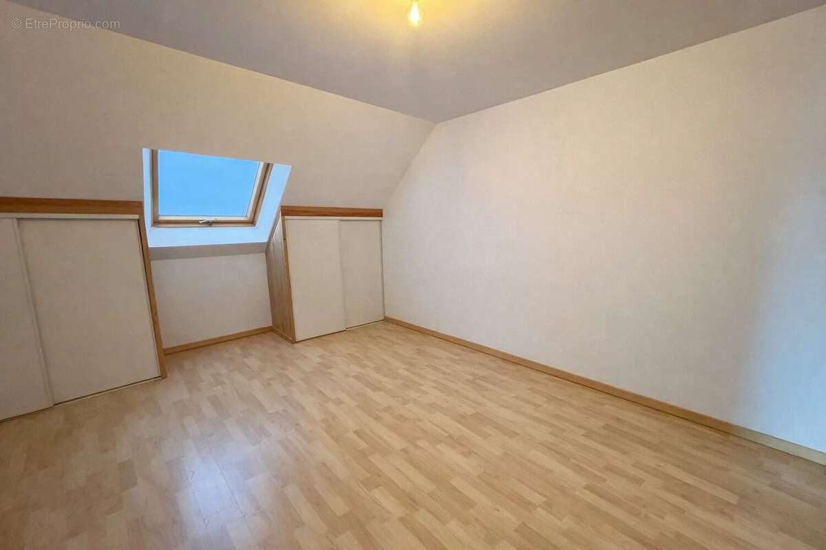 Maison à ECOLE