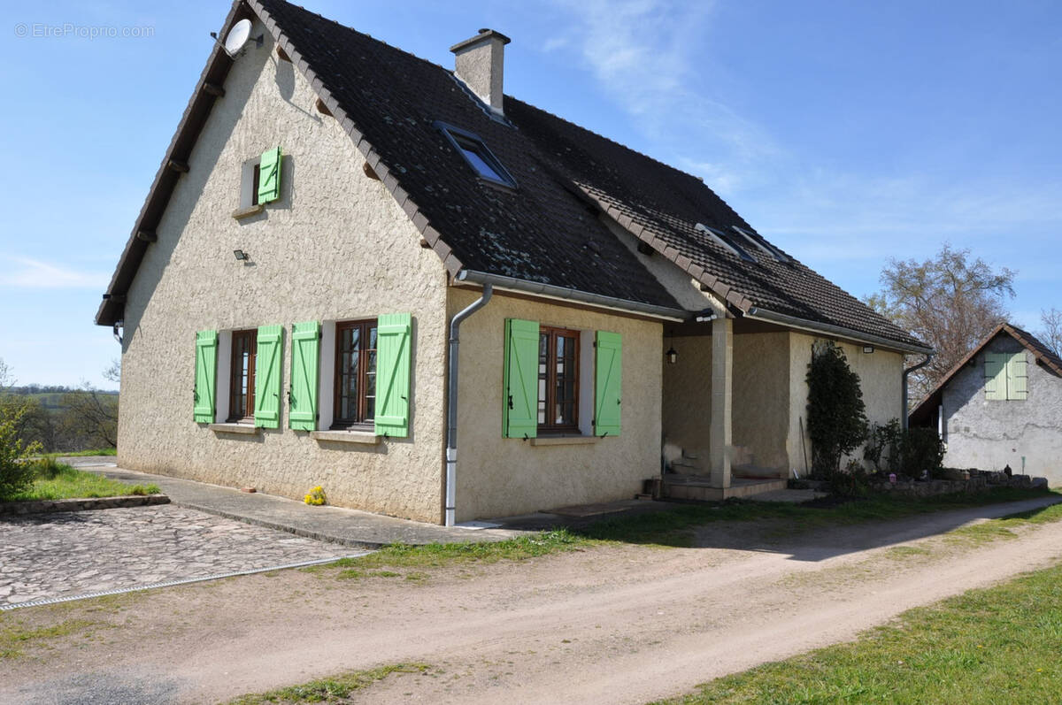Beau pavillon des années 80 avec 5 chambres, proche centre-ville - photo 22