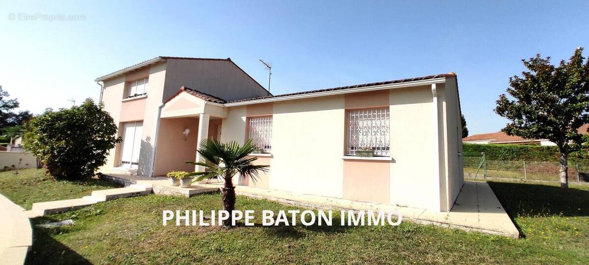 Maison à SAINTES