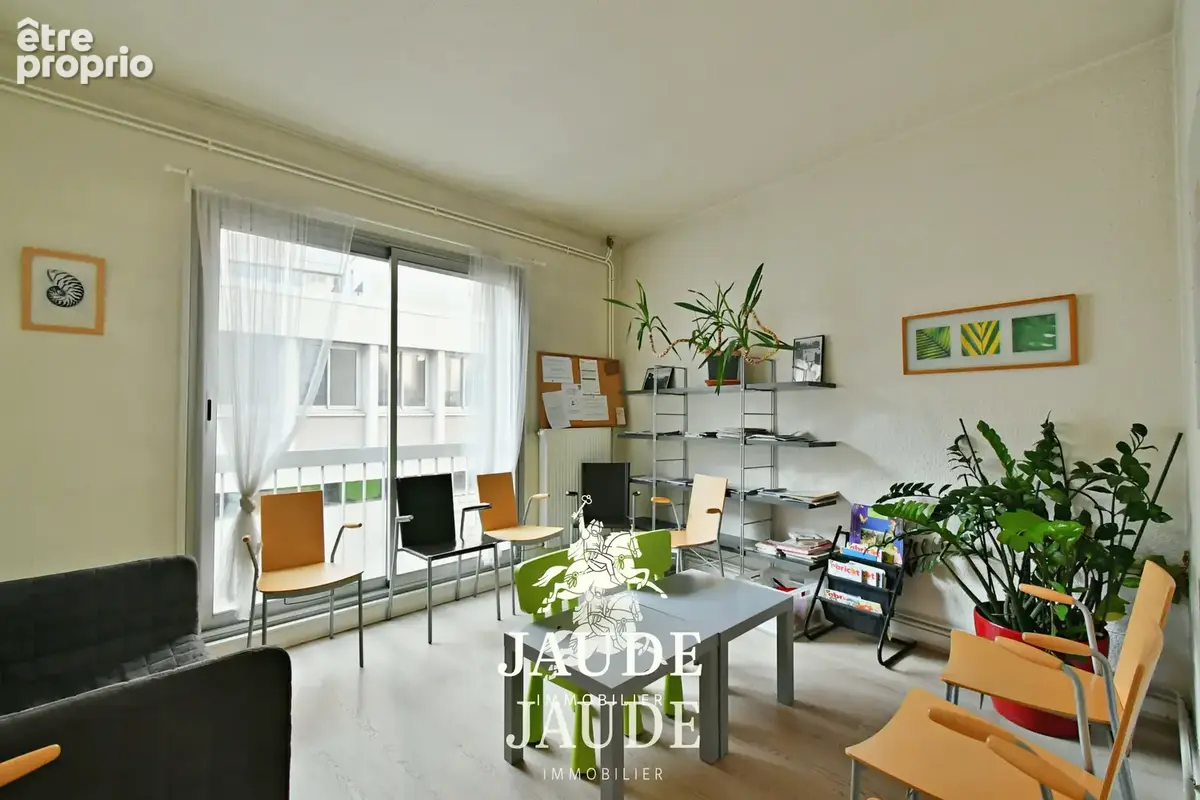 Bureaux de 96,2 m2   Secteur BLATIN, Clermont-Ferrand - photo 2