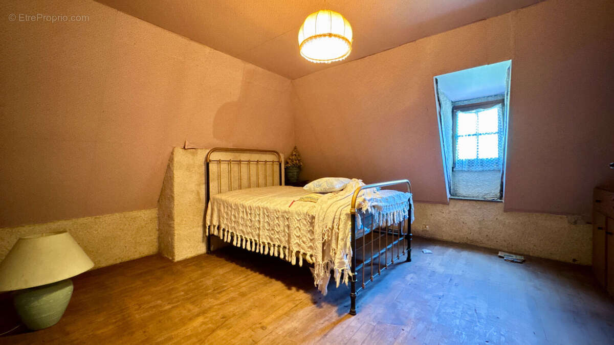 Corps de ferme 7 bâtiments sur 8 ha - photo 10