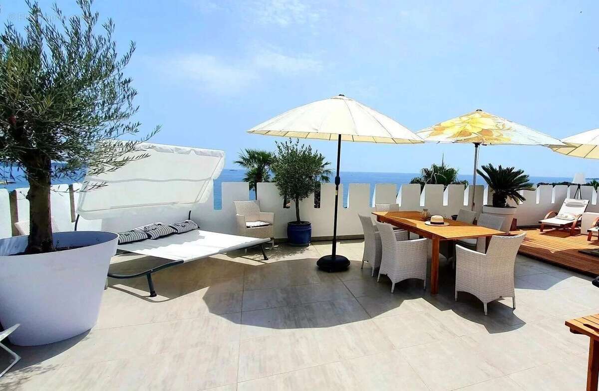 Appartement à VALLAURIS