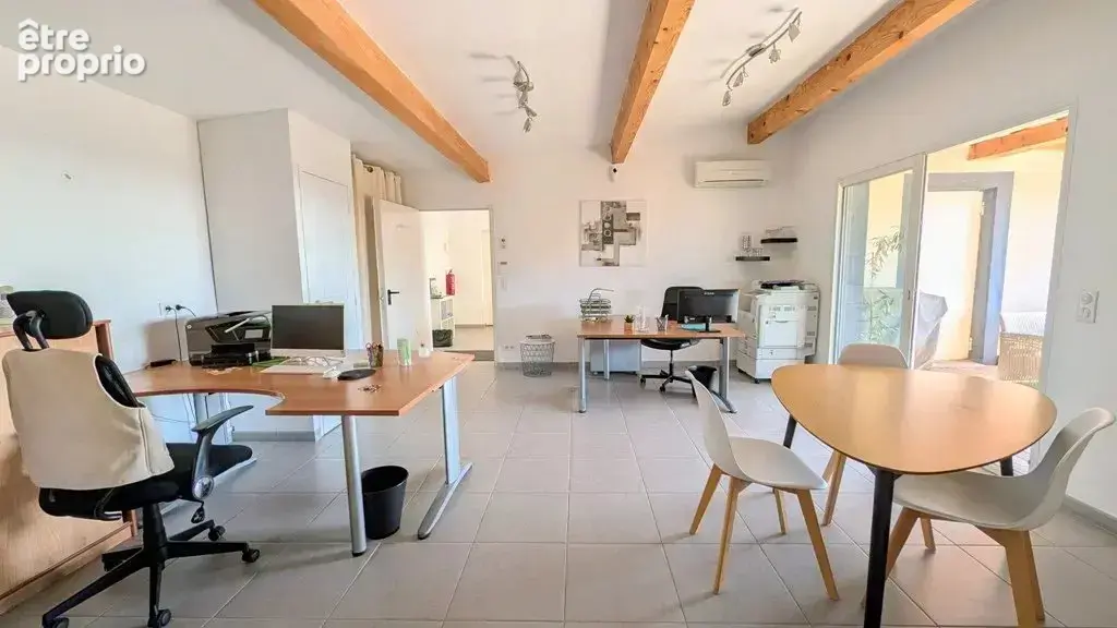Photo Commerce à Cotignac au prix de 223 000€