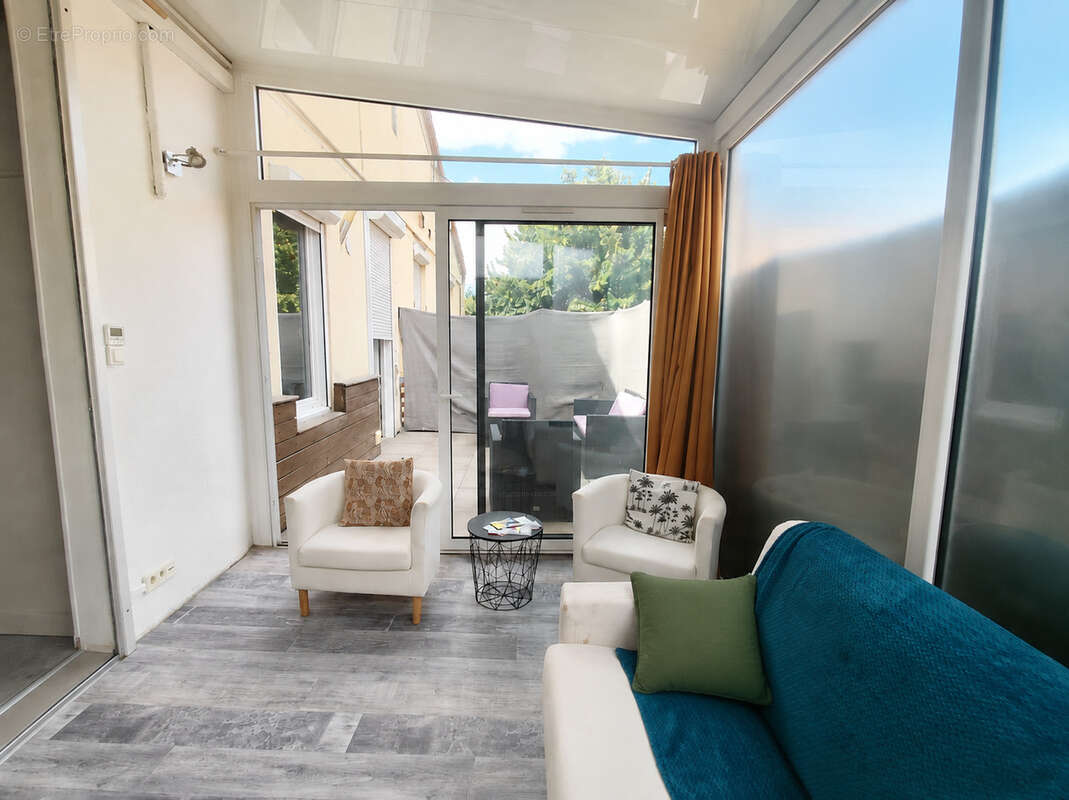 Appartement T2 avec terrasse et véranda - photo 2