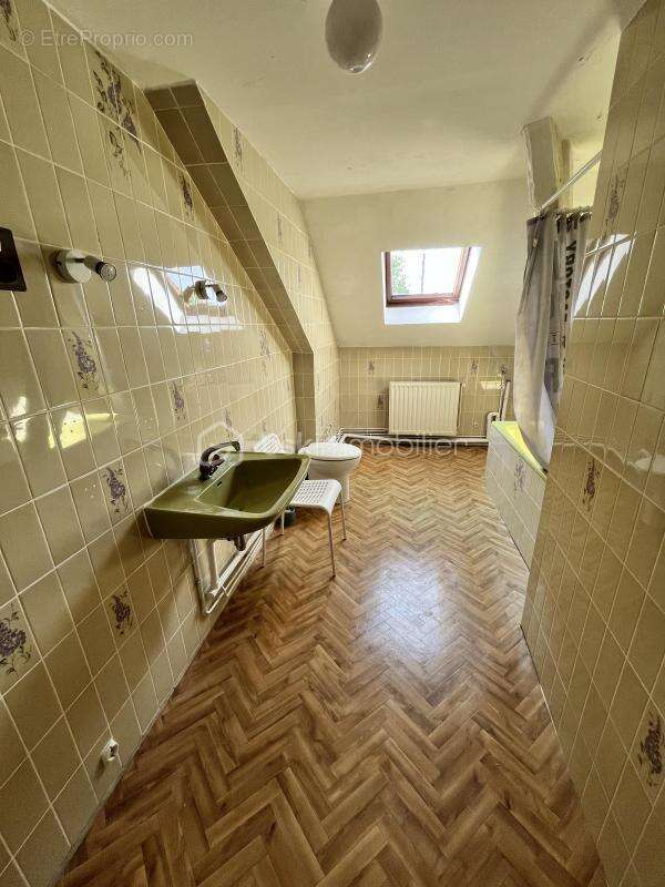 Maison à LA CHAPELLE-MONTLINARD