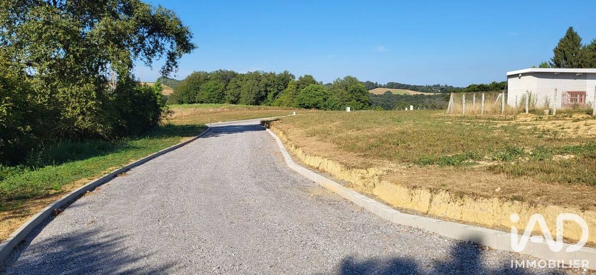Photo 1 - Terrain à SERRES-SAINTE-MARIE