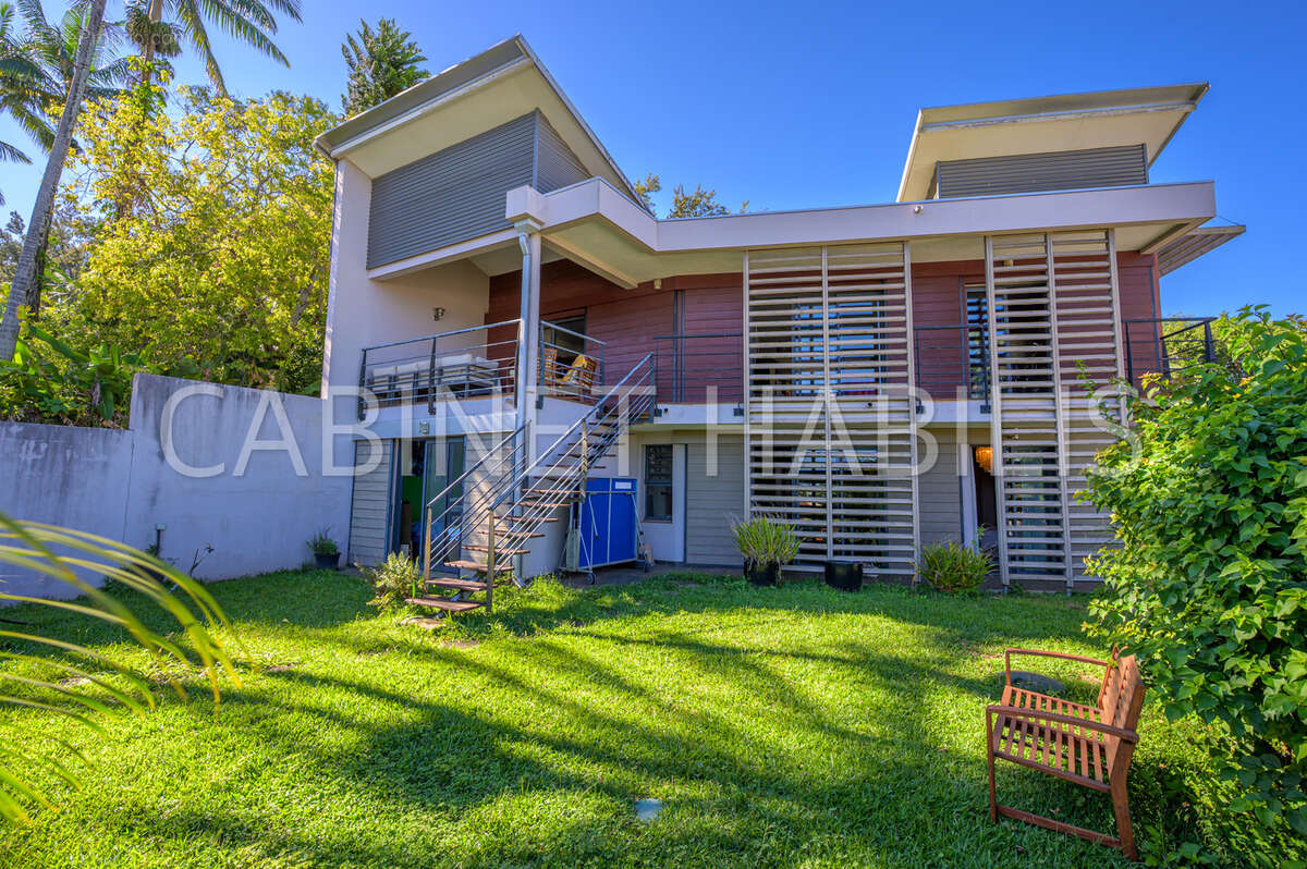 A vendre - villa de t6  de 248 m2 environ - le tampon - 728 000 € - photo 2