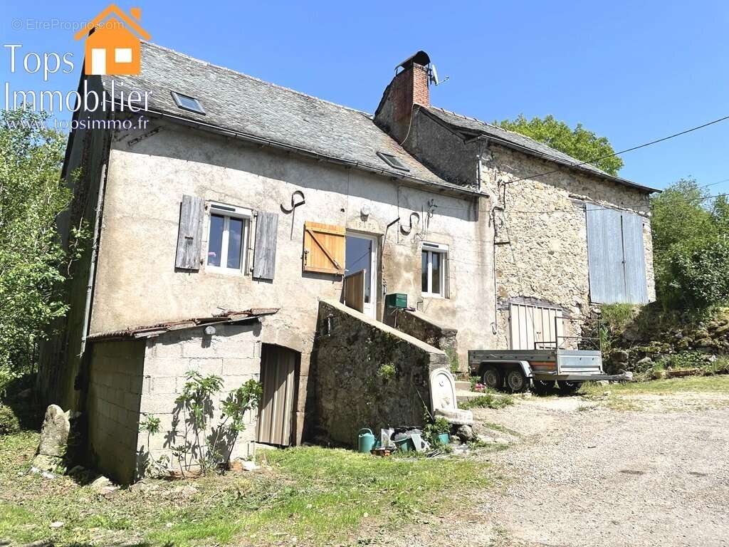 Maison à LA SALVETAT-PEYRALES