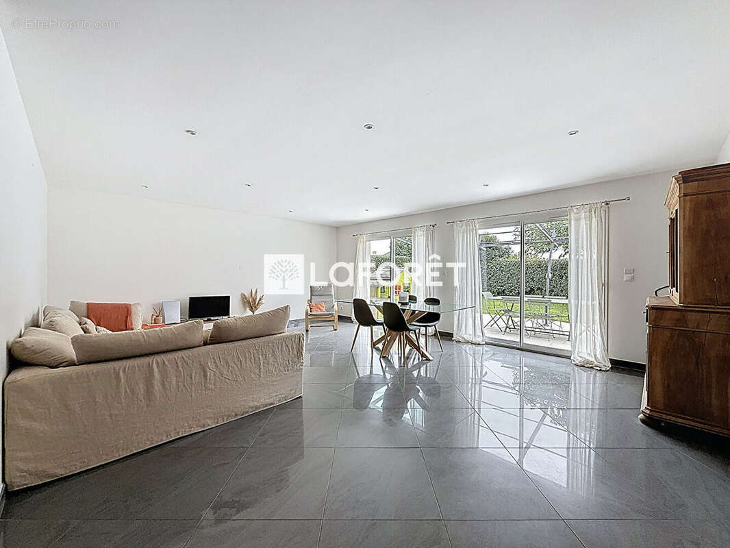 Maison à L&#039;ABERGEMENT-CLEMENCIAT