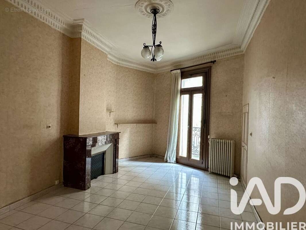 Maison 257 m² à Saint-Saturnin-De-Lucian  - photo 9
