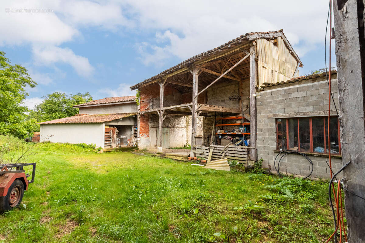 Maison à LES TOURREILLES