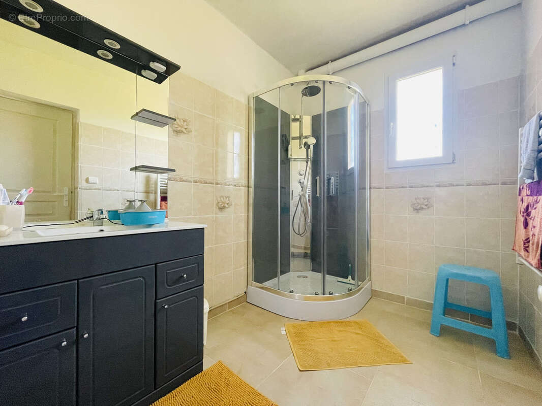 Maison à TERRASSON-LAVILLEDIEU