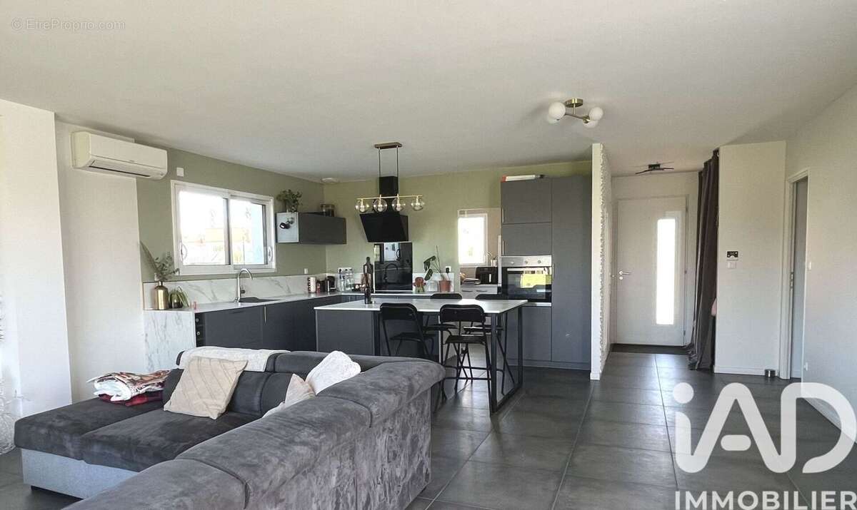 Photo 5 - Maison à VENDEUVRE-DU-POITOU