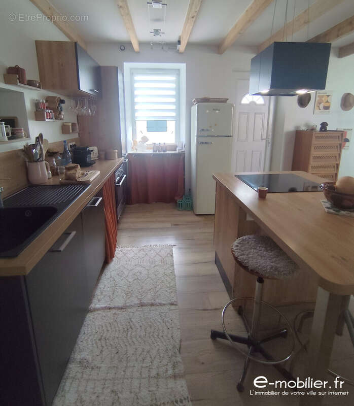 Cuisine aménagée et équipée - Maison à GROIX