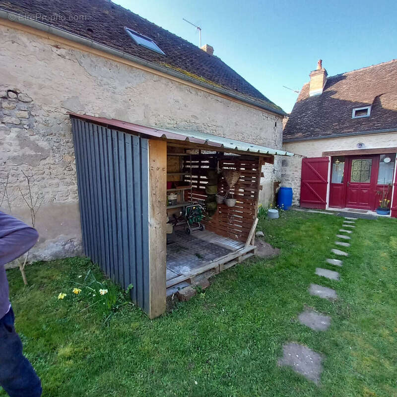 Maison à REMAUVILLE