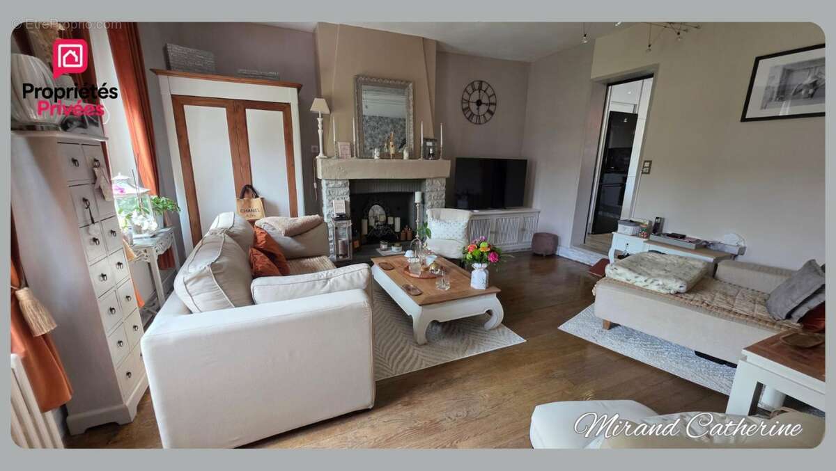 Maison de charme rénovée avec vaste suite parentale et deux garages - photo 2